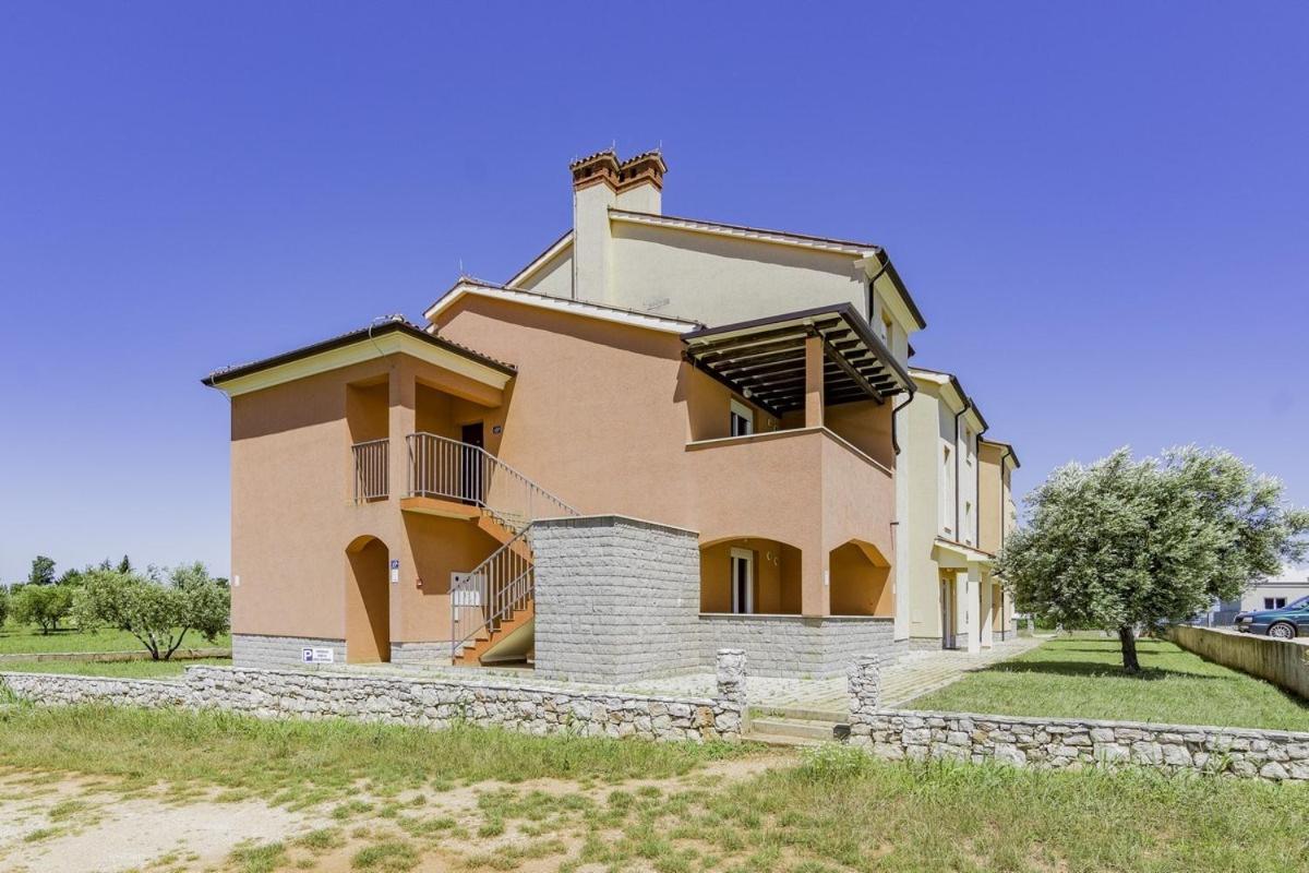 Apartments Monte Rosso Савудрия Экстерьер фото