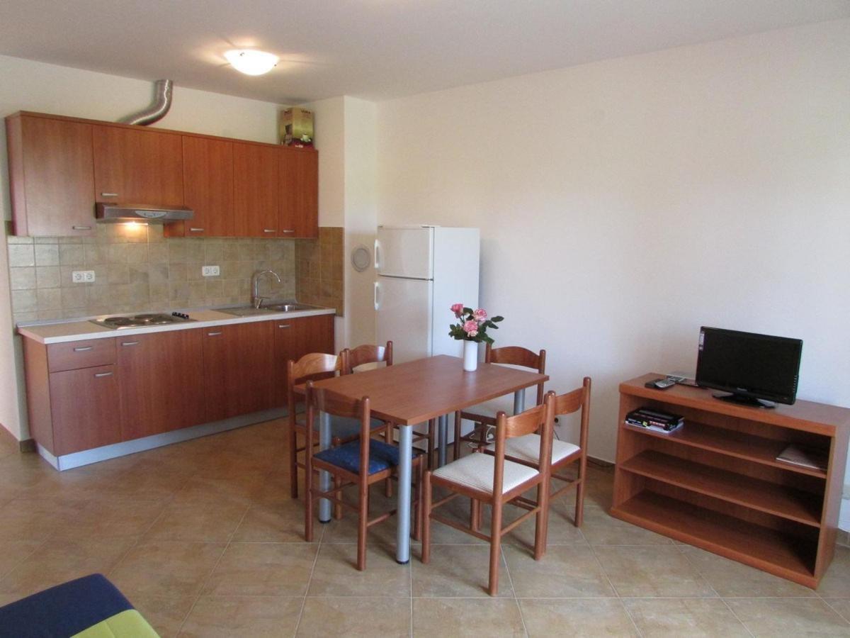 Apartments Monte Rosso Савудрия Экстерьер фото